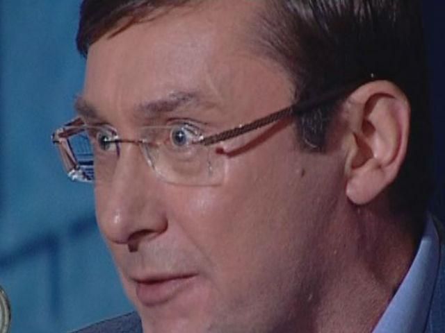 Ни одного блокпоста без оружия на востоке нет, — Луценко Ни одного блокпоста без оружия на востоке нет, — Луценко