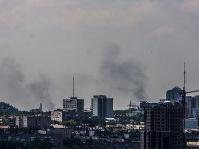 Терористи обстрілюють квартали Донецька з артилерійської установки, — ЗМІ