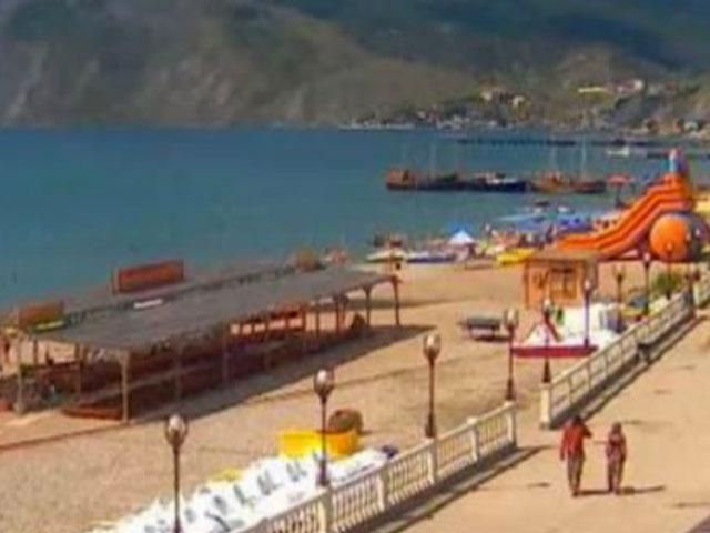 Найяскравіші фото тижня: пляжний сезон в Криму, весілля в госпіталі, МНС розміновує схід Найяскравіші фото тижня: пляжний сезон в Криму, весілля в госпіталі, МНС розміновує схід