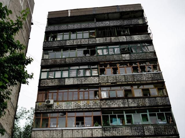 В течение суток в Луганске погибли 6 мирных жителей, — горсовет В течение суток в Луганске погибли 6 мирных жителей, — горсовет