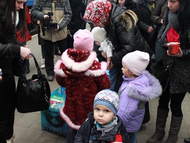 Из районов АТО переселилось уже более 40 тыс человек Из районов АТО переселилось уже более 40 тыс человек