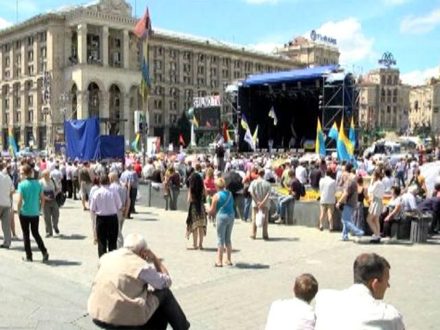 На черговому віче вимагали ратифікації Угоди з ЄС та введення військового стану