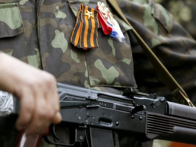 В Луганске террористы запускают патронный завод