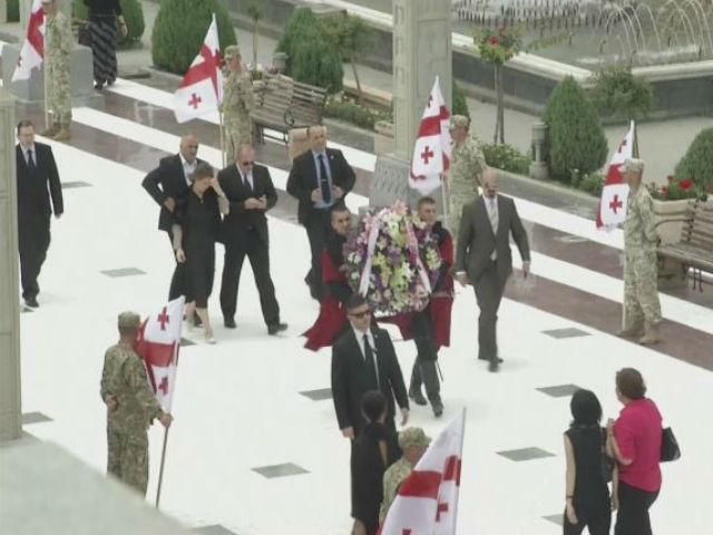 У Тбілісі попрощалися з Едуардом Шеварнадзе У Тбілісі попрощалися з Едуардом Шеварнадзе
