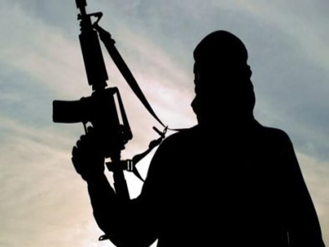 Силы АТО пытаются оттеснить террористов от границы в районе Краснодона