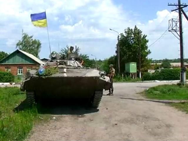 Сили АТО в Сіверську. Мирне населення повертається в місто (Відео) Сили АТО в Сіверську. Мирне населення повертається в місто (Відео)