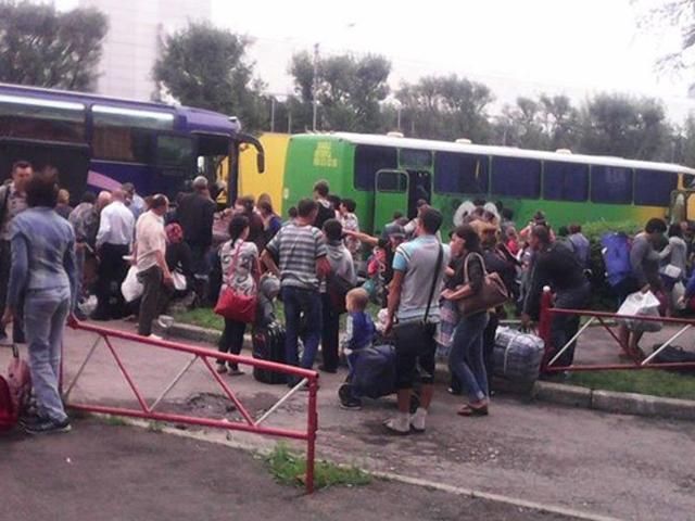 Для жителей Донбасса создали транзитные пункты Для жителей Донбасса создали транзитные пункты