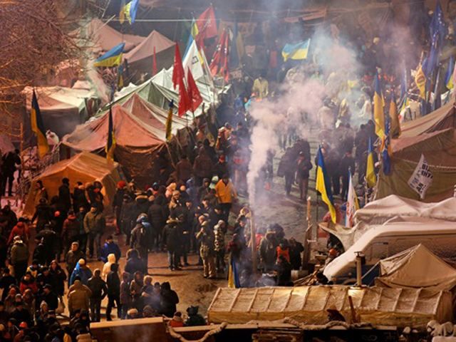 "Майданівці" кажуть, що підуть на фронт лише з сином Авакова "Майданівці" кажуть, що підуть на фронт лише з сином Авакова