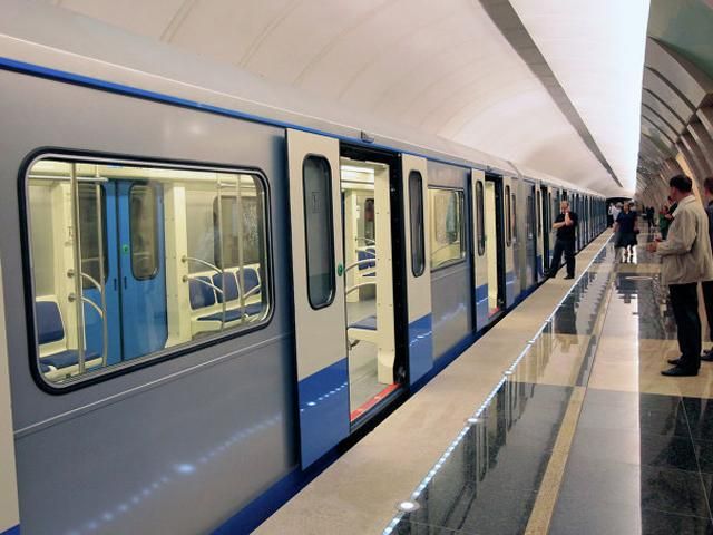 В московском метро вагоны сошли с рельсов. Погибли три человека В московском метро вагоны сошли с рельсов. Погибли три человека