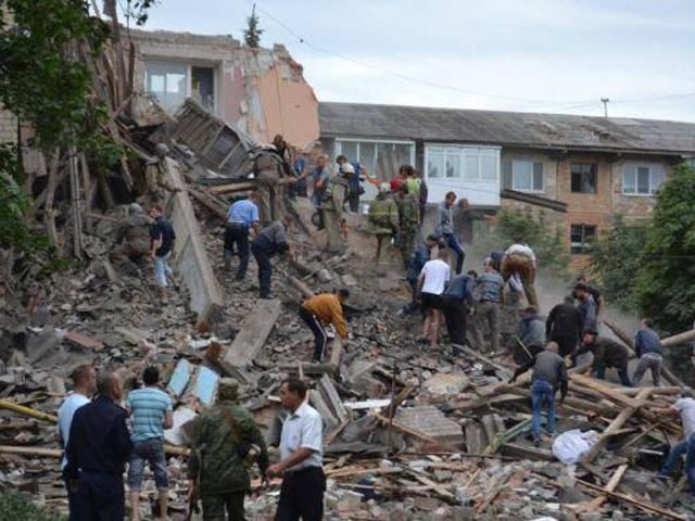 Сьогодні зранку невідомий літак здійснив бомбардування Сніжного, — РНБО (Відео) Сьогодні зранку невідомий літак здійснив бомбардування Сніжного, — РНБО (Відео)