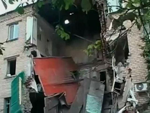 Війна триває: Невідомий літак завдав авіаудару по Сніжному, пошук екіпажу збитого Ан-26 триває Війна триває: Невідомий літак завдав авіаудару по Сніжному, пошук екіпажу збитого Ан-26 триває