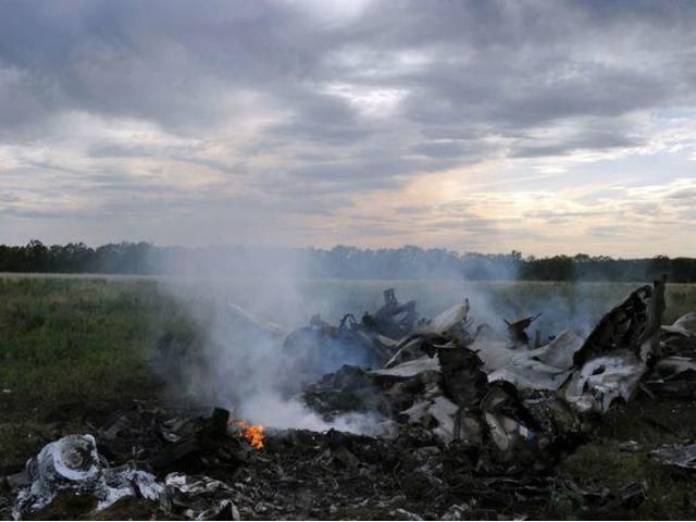 Четверо льотчиків зі збитого Ан-26 врятовані, доля ще двох невідома, — Селезньов