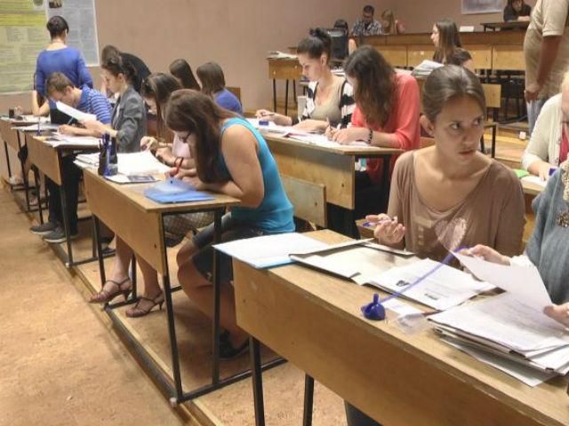 Абитуриенты с Востока подают документы на общих условиях, — МОН Абитуриенты с Востока подают документы на общих условиях, — МОН