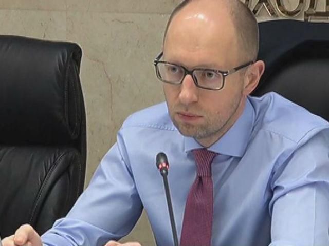 Нас вбивають лише через те, що ми вільні люди, — Яценюк Нас вбивають лише через те, що ми вільні люди, — Яценюк