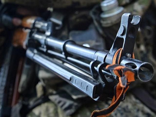 Ніч у Донецьку: військові літаки у небі, перестрілки та колони техніки бойовиків Ніч у Донецьку: військові літаки у небі, перестрілки та колони техніки бойовиків