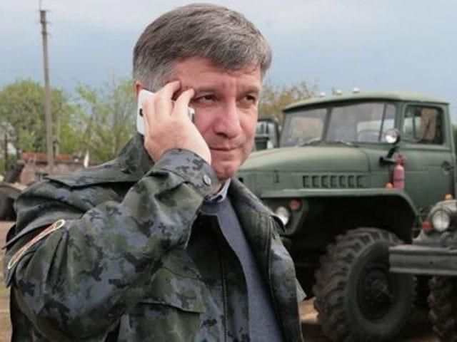 Террористы убили командира роты и издевались по телефону над его женой, — Аваков