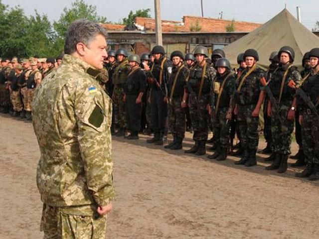 Граждане, задействованные в АТО, являются участниками боевых действий — Порошенко подписал закон Граждане, задействованные в АТО, являются участниками боевых действий — Порошенко подписал закон