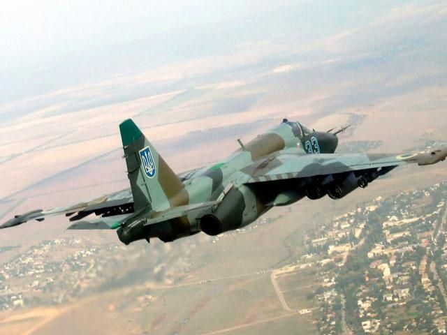 Российская авиация сбила украинский Су-25 на нашей территории, — СНБО
