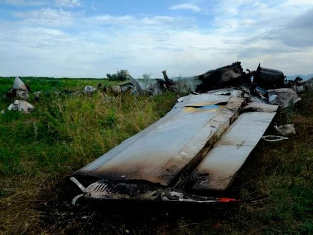 Двое членов экипажа сбитого Ан-26 погибло, — СНБО