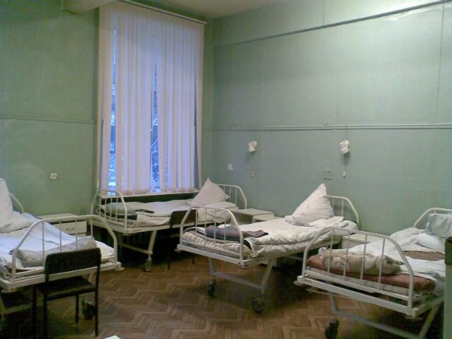 До сніжнянської лікарні з осколковими і вогнепальними пораненнями доставлені понад 30 людей До сніжнянської лікарні з осколковими і вогнепальними пораненнями доставлені понад 30 людей