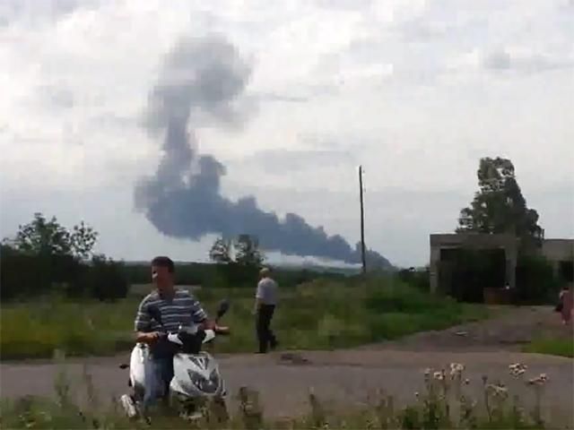 У МВС КАЖУТЬ, ЩО МАЛАЙЗІЙСЬКИЙ ЛІТАК ЗБИЛИ ТЕРОРИСТИ, 295 ЛЮДЕЙ ЗАГИНУЛО (ВІДЕО) У МВС КАЖУТЬ, ЩО МАЛАЙЗІЙСЬКИЙ ЛІТАК ЗБИЛИ ТЕРОРИСТИ, 295 ЛЮДЕЙ ЗАГИНУЛО (ВІДЕО)