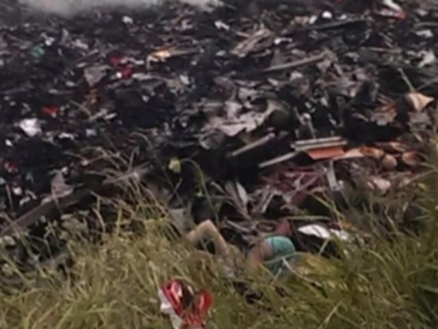 Террористы уже на месте авиакатастрофы, "черные ящики" собираются передать в Москву Террористы уже на месте авиакатастрофы, "черные ящики" собираются передать в Москву