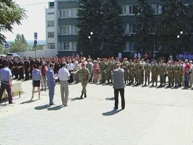 В Запорожье вручили награды милиционерам, освобождавшим Славянск