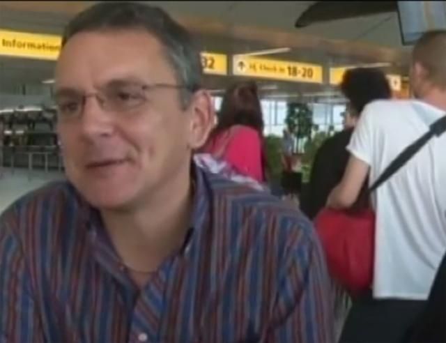 Сім'я залишилась живою через те, що запізнилась на рейс Боїнга-777 Сім'я залишилась живою через те, що запізнилась на рейс Боїнга-777