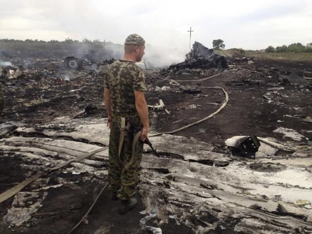Боевики извлекают вещественные доказательства с места трагедии Boeing, – СНБО
