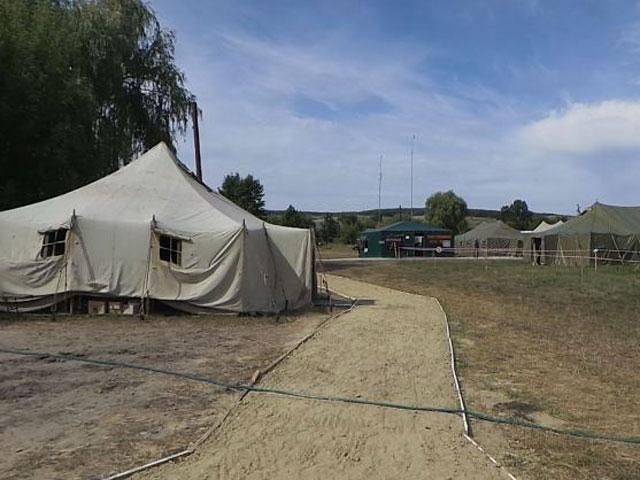 У Сватовому діє транзитний пункт для біженців (Відео) У Сватовому діє транзитний пункт для біженців (Відео)