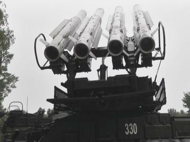 Комплекс "Бук" може включати понад півтора десятка машин Комплекс "Бук" може включати понад півтора десятка машин