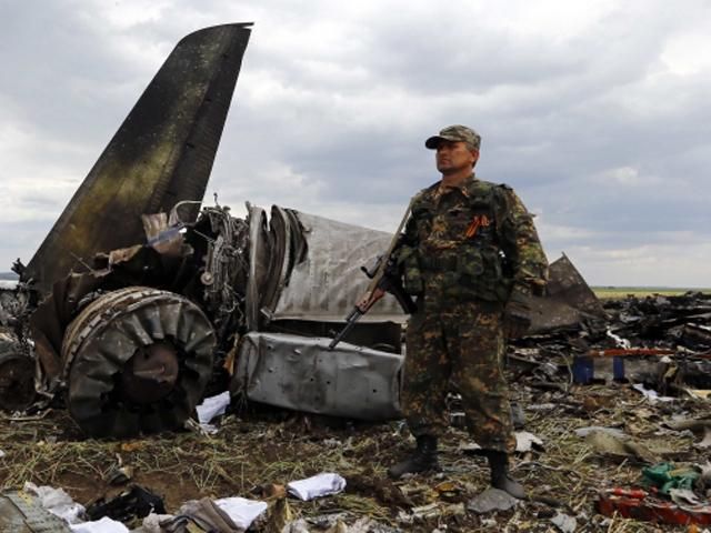 Терористи не гарантували безпеку міжнародним експертам на території падіння Boeing 777 Терористи не гарантували безпеку міжнародним експертам на території падіння Boeing 777