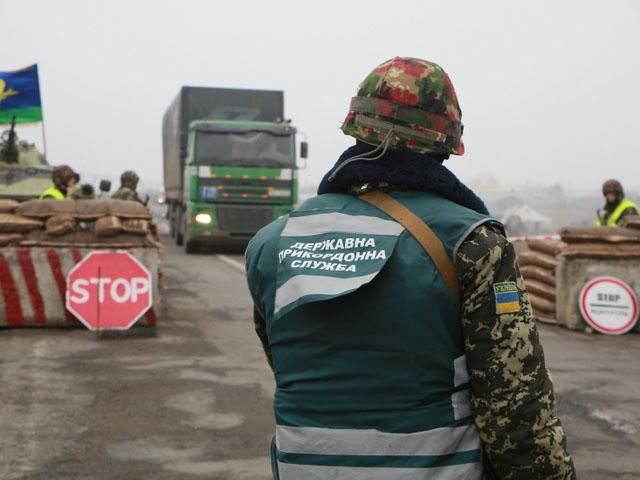 С территории России дважды за ночь обстреляли украинских пограничников С территории России дважды за ночь обстреляли украинских пограничников