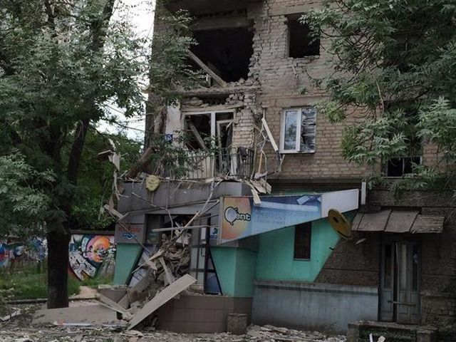 У Луганську горять будівлі в центрі міста, — ЗМІ (Фото. Відео)