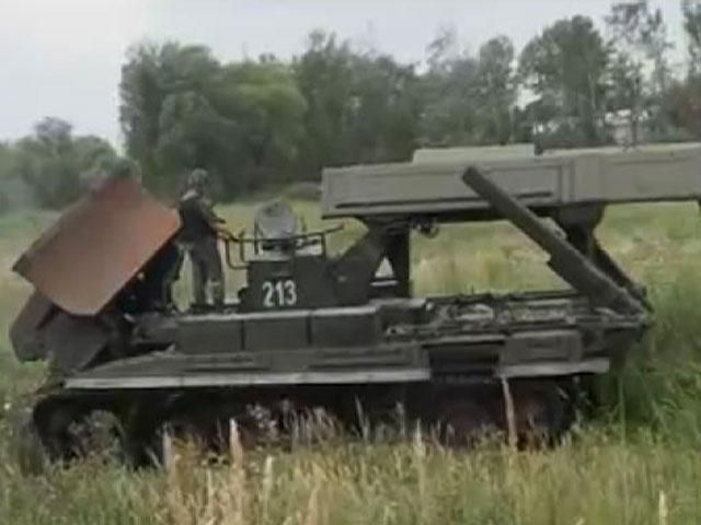 В Донецкой области разминируют поля вокруг блокпостов (Видео) В Донецкой области разминируют поля вокруг блокпостов (Видео)