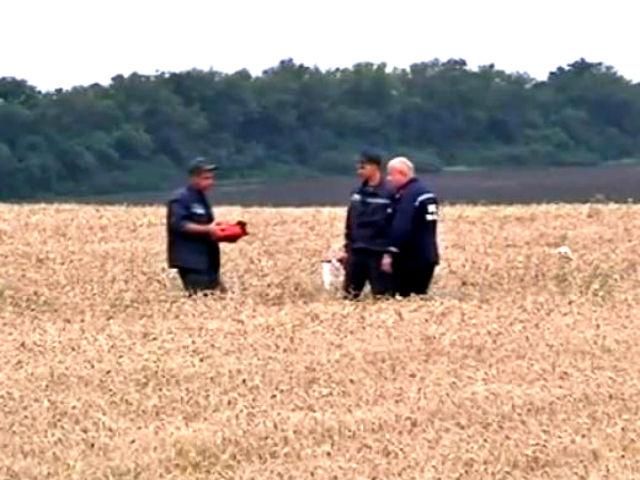 Обнародовали видео на котором, вероятно, спасатели нашли черный ящик