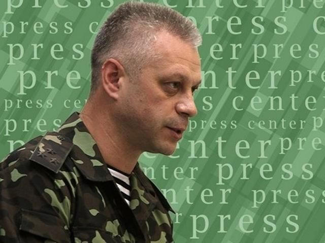 К украинской границе подтягивается эшелон бронетехники РФ, — СНБО