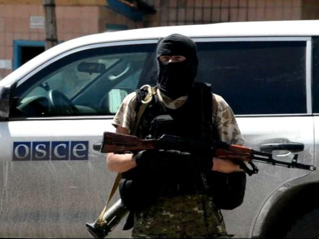 Міжнародні експерти інспектують вагони для перевезення тіл жертв аварії “Боїнга 777” Міжнародні експерти інспектують вагони для перевезення тіл жертв аварії “Боїнга 777”