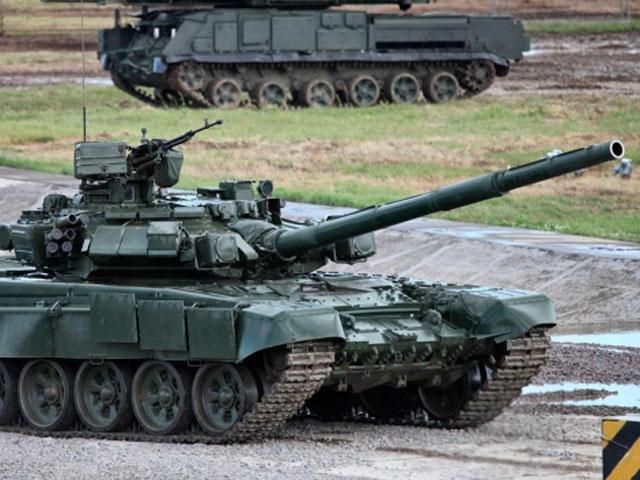 В Брянской области РФ на границе с Украиной зафиксировано около 30 танков, — СНБО