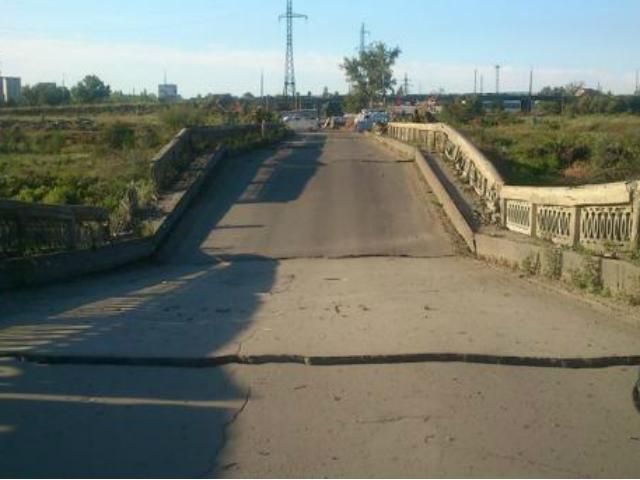Терористи підірвали міст між Рубіжним і Сєвєродонецьком (Фото)