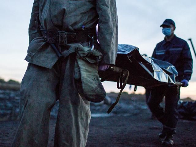 ФОТО ДНЯ: тіла жертв із Boeing 777 нарешті вивезли з місця трагедії ФОТО ДНЯ: тіла жертв із Boeing 777 нарешті вивезли з місця трагедії