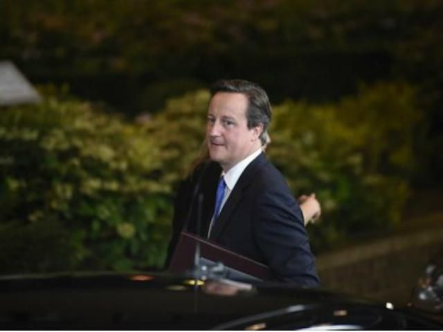 Кемерон пропонує заморозити рахунки олігархів, наближених до Путіна Кемерон пропонує заморозити рахунки олігархів, наближених до Путіна