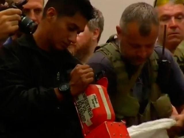 Представитель Малайзии заявил об отсутствии следов вмешательства в "черные ящики" (Видео) Представитель Малайзии заявил об отсутствии следов вмешательства в "черные ящики" (Видео)