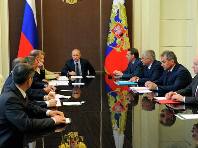 Сценарій в Україні дестабілізує ситуацію у світі, але не загрожує Росії, — Путін Сценарій в Україні дестабілізує ситуацію у світі, але не загрожує Росії, — Путін