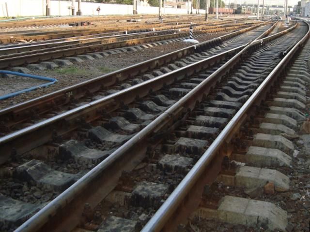 В Донецкой области снова взорвали мост В Донецкой области снова взорвали мост