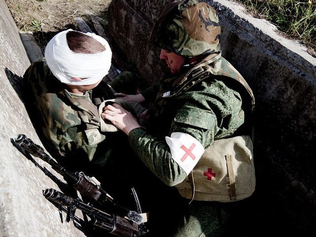 Украина рассчитывает получить от США 300 тысяч современных аптечек для военнослужащих