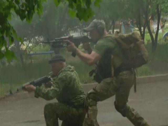 Половина украинцев считает, что Россия воюет с Украиной, — опрос Половина украинцев считает, что Россия воюет с Украиной, — опрос