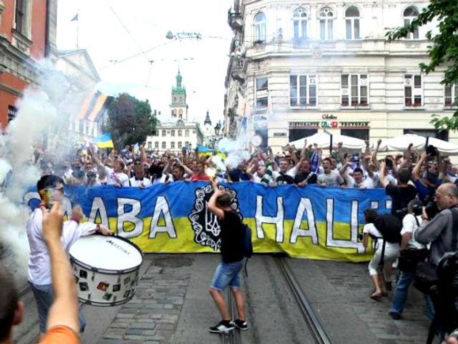Хроніка 22 липня: сили АТО продовжують звільняти міста від терористів, марш єдності фанів
