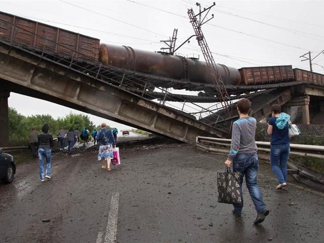 Відступаючи, російські найманці продовжують руйнувати інфраструктуру Донбасу, — РНБО