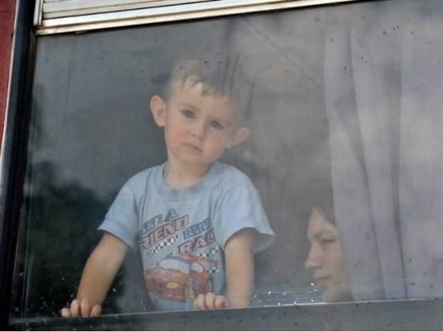 Вывозу детей-сирот из зоны АТО препятствует лицо, приближенное к окружению Януковича, — Шкиряк Вывозу детей-сирот из зоны АТО препятствует лицо, приближенное к окружению Януковича, — Шкиряк